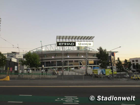 Im Etihad Stadion kam es zu den Ausschreitungen<br />Bild: Stadionwelt“><figcaption>Im Etihad Stadion kam es zu den Ausschreitungen<br />Bild: Stadionwelt</figcaption></figure>
            </div>

                    </article>

                <section class=