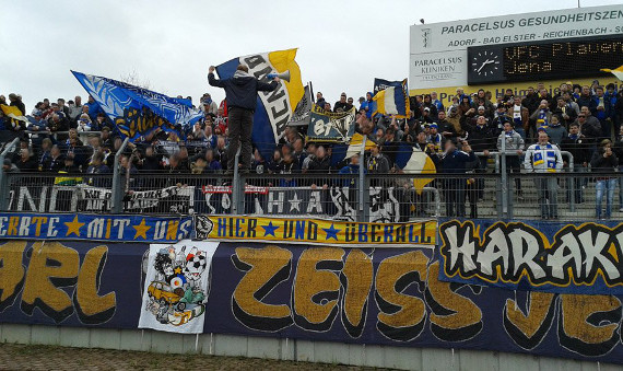 FCC-Fans beim besagten Spiel in Plauen<br />    <button type=