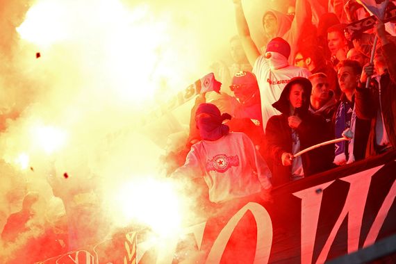 Ein Teil der Strafe resultiert auf dieser Pyroaktion<br />    <button type=