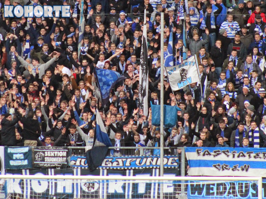 Kohorte Duisburg beim Spiel gegen Mainz 05 II. Bild: Kohorte