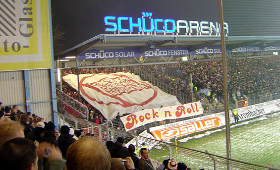 Blockfahne der Fans des OFC <br />    <button type=