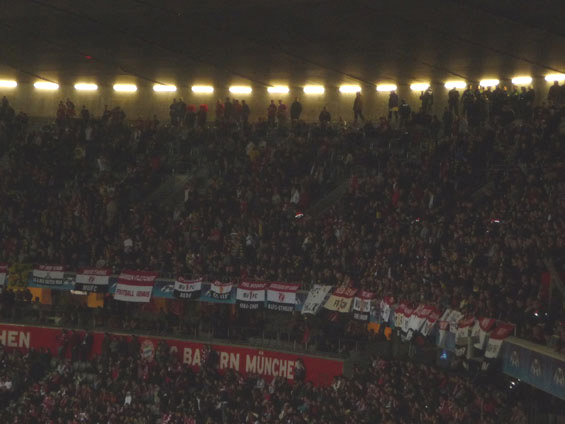 Manchester zu Gast beim FC Bayern<br />Bild: Peter Reiser“><figcaption>Manchester zu Gast beim FC Bayern<br />Bild: Peter Reiser</figcaption></figure>
            </div>

                    </article>

                <section class=