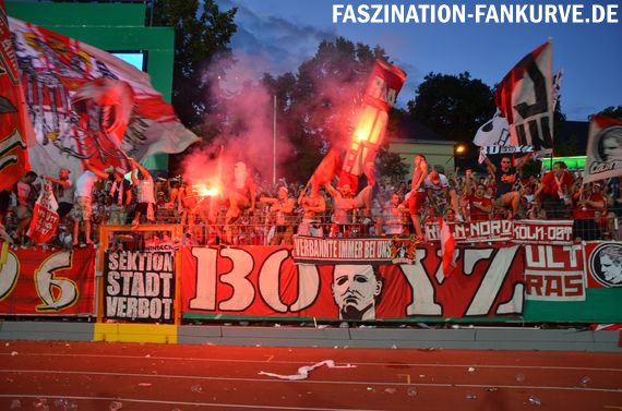 Die Auswärtszaunfahne der Boyz Köln. Bild: Faszination Fankurve