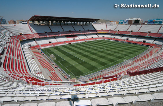 Materialverbot im Estadio Ramón Sánchez Pizjuán für Gladbacher Fans<br />    <button type=