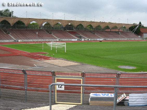 Nach Ende des Spiels im Stadion am Marschweg schritt die Polizei ein<br />    <button type=
