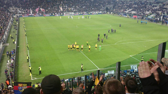 BVB-Fans gestern in Turin<br />    <button type=