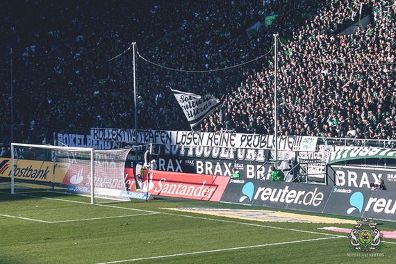 Teil 2 des Spruchband von Sottocultura beim Heimspiel gegen Paderborn<br />    <button type=