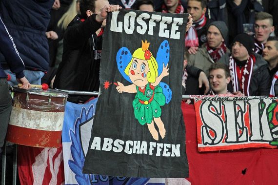 Losfee abschaffen! Bild: www.der-betze-brennt.de