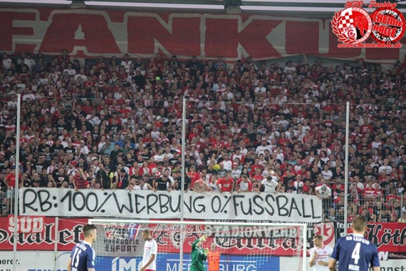 Proteste der HFC-Fans gegen RB Leipzig<br />    <button type=