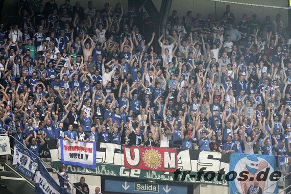 Schalke-Fans beim letzten Gastspiel bei Real Madrid<br />    <button type=