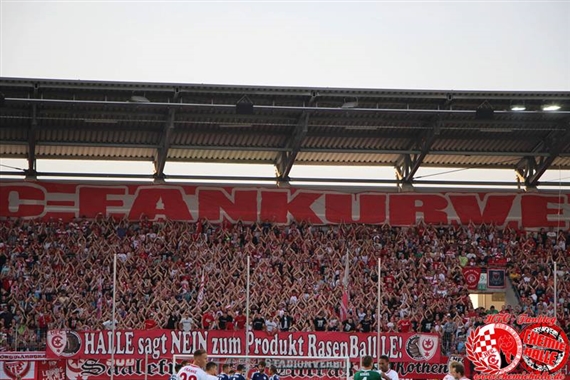Proteste der HFC-Fans gegen RB Leipzig<br />    <button type=