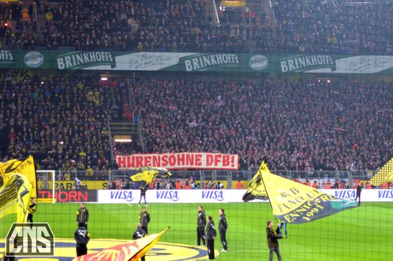 Spruchband der Coloniacs gegen die DFB-Strafe. Bild: Coloniacs.com