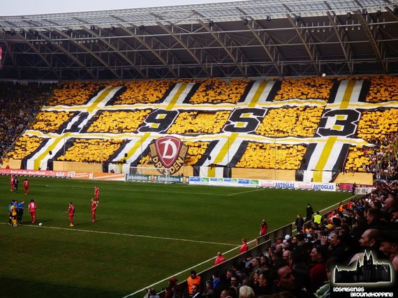 Choreo der Dynamo Fans. Bild: losmisenas-groundhopping.blogspot.de