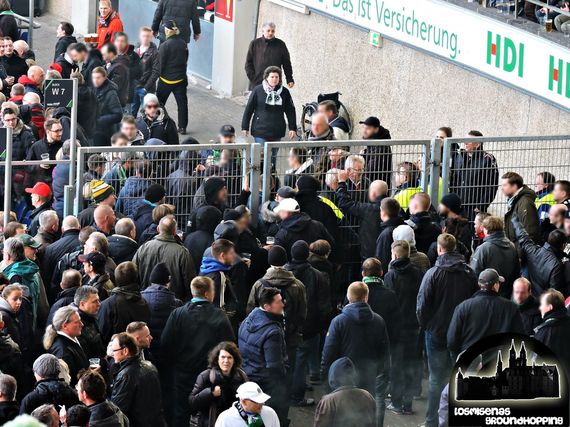 Die anschließende Bewegung in Richtung Gästeblock. Bild: osmisenas-groundhopping.blogspot.de