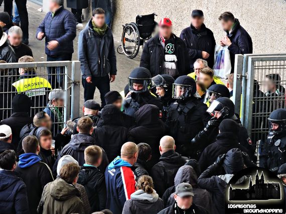 Die anschließende Bewegung in Richtung Gästeblock. Bild: osmisenas-groundhopping.blogspot.de