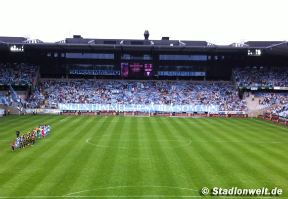 Auch in der kommenden Saison wollen die Ultras von Malmö FF ihr Team von Stehplätzen aus anfeuern<br />Bild: Stadionwelt“><figcaption>Auch in der kommenden Saison wollen die Ultras von Malmö FF ihr Team von Stehplätzen aus anfeuern<br />Bild: Stadionwelt</figcaption></figure>
            </div>

                    </article>

                <section class=