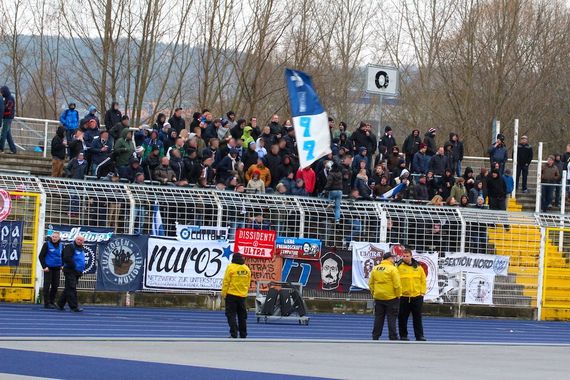 Die Babelsberg 03 Fans am vergangenen Wochenende in Jena.<br />    <button type=