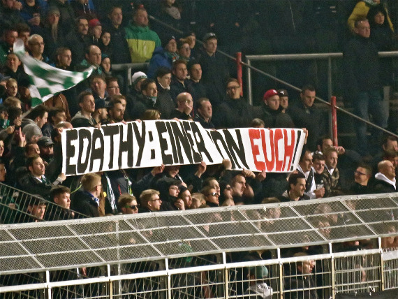 Dieses Foto nutzt Edathy aktuell als Titelbild bei Facebook<br />    <button type=