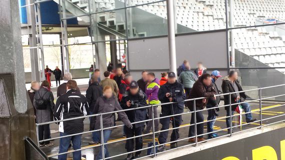 Maßnahmen der Freiburger Polizei beim Spiel des SC Freiburg gegen den 1. FC Köln<br />    <button type=