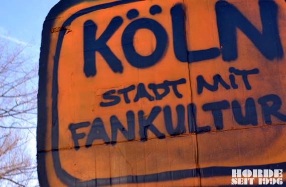 Fans des 1. FC Köln wollen am Sonntag zeigen, dass Köln eine Stadt der Fankultur ist<br />    <button type=