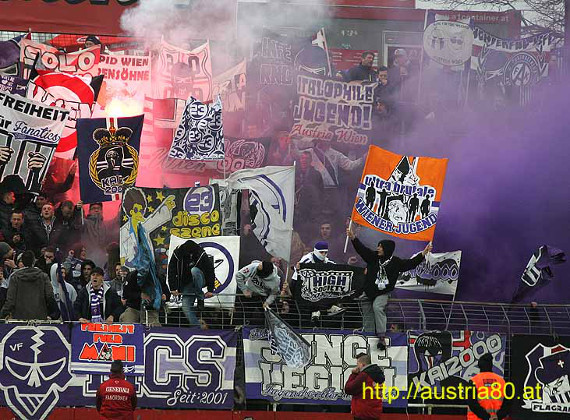 U.a. wegen dieser Pyroaktion in Mödlich wird nun die Osttribüne gesperrt<br />Bild: Austria80.at“><figcaption>U.a. wegen dieser Pyroaktion in Mödlich wird nun die Osttribüne gesperrt<br />Bild: Austria80.at</figcaption></figure>
            </div>

                    </article>

                <section class=