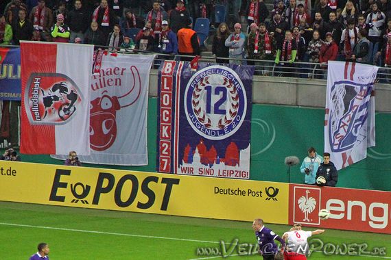 Aus dieser Höhe soll der RB Leipzig Anhänger gesprungen sein<br />    <button type=
