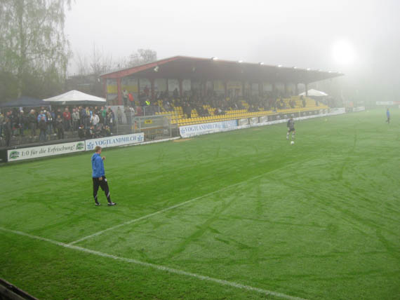 Auerbach Fans auf der Tribüne sollen rassistische Parolen gebrüllt haben<br />    <button type=