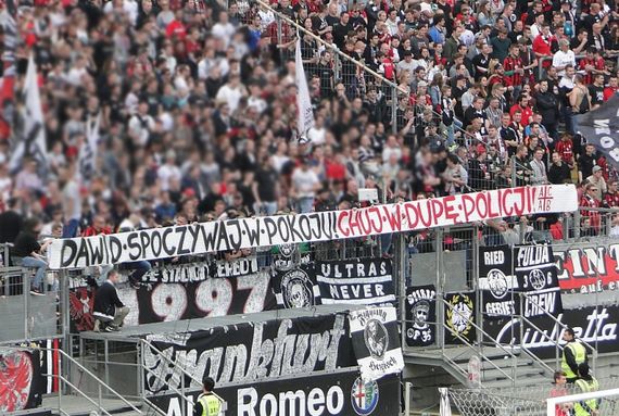 Spruchband der Ultras Frankfurt für Dawid<br />    <button type=