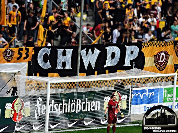Botschaft gegen die Polizei beim Dynamo Heimspiel gegen Unterhaching<br />    <button type=