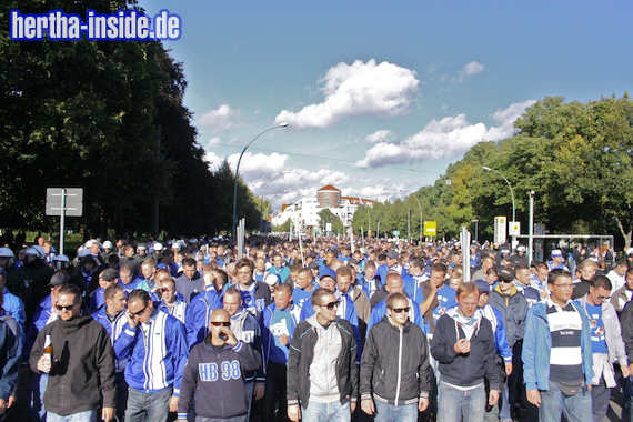 2,5 Kilometer werden die Hertha-Fans am Samstag im Marsch zurücklegen<br />    <button type=