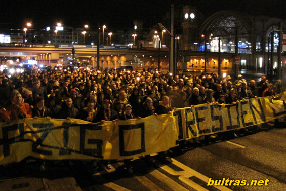 Via Fanmarsch soll es von der Frauenkirche zum Stadion gehen<br />    <button type=