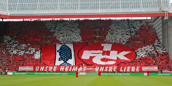 Die Choreografie der Westkurve.<br />    <button type=