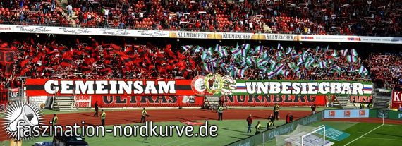 Gemeinsame Choreo von Ultras Nürnberg und Ultras Rapid beim Spiel gegen St. Pauli<br />    <button type=