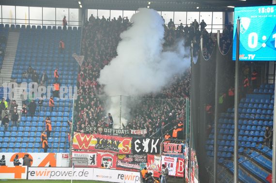 Am 14. Dezember 2013 zündeten Union Fans in Bochum Pyrotechnil<br />    <button type=