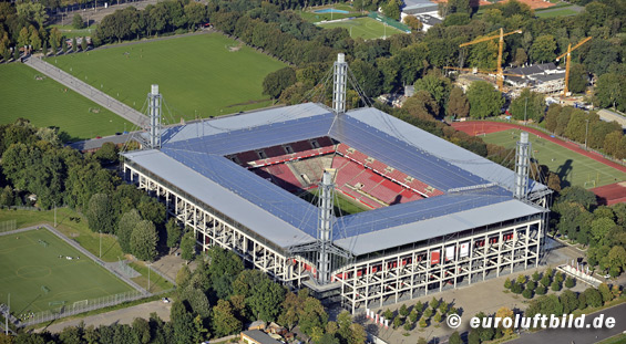 Das Stadion in Köln-Müngersdorf war gestern nicht ausverkauft<br />    <button type=