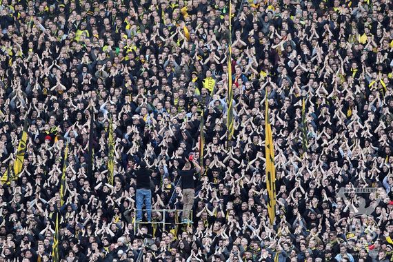 Die BVB-Fans wählten sich selbst zum Stimmungsmeister<br />    <button type=