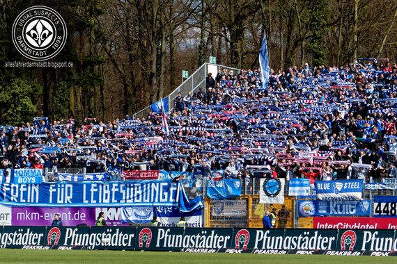 Die Bochum Fans in Darmstadt<br />    <button type=