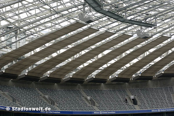 Am Gästeblock der Allianz Arena in der Nordkurve  wurde gebaut<br />    <button type=