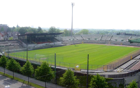 Der Vorfall ereignete sich beim Gastspiel von Würzburg im Grünwalder Stadion<br />    <button type=