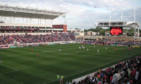 Hier ging Chicago Fire zuletzt eher ohne Erfolg auf Punktejagd<br />Bild: Daktronics“><figcaption>Hier ging Chicago Fire zuletzt eher ohne Erfolg auf Punktejagd<br />Bild: Daktronics</figcaption></figure>
            </div>

                    </article>

                <section class=