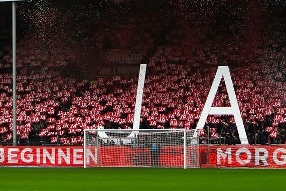SC Freiburg Fans sagen ja zum neuen Stadion und jetzt auch ja zu ausreichend Stehplätzen<br />    <button type=