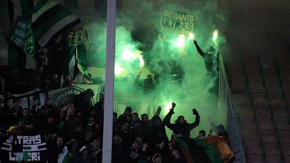 Die Grünen wollen in Gelsenkirchen über Fankultur, Ultras und Sicherheit beim Fußball diskutieren<br />    <button type=