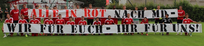 Auch die Mannschaft machte für das Motto der Erfordia Ultras Werbung<br />    <button type=