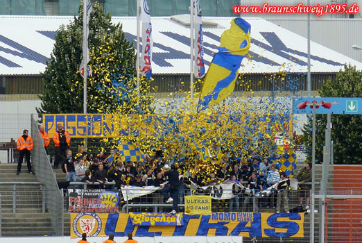 Beim Testspiel gegen ZSKA Sofia waren die Ultras Braunschweig kurzzeitig in ihrer bevorzugten Heimat im Norden.<br />    <button type=