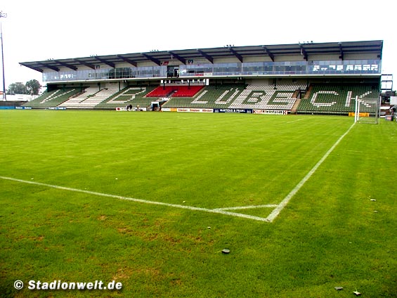 Den ganz linken Block G1 sollen die St. Pauli Fans betreten haben<br />    <button type=