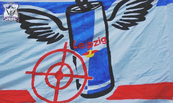 Plakat gegen RB Leipzig<br />    <button type=