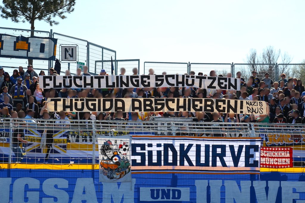Die Südkurve Jena machte sich bereits in der Vergangenheit für Flüchtlinge stark<br />    <button type=