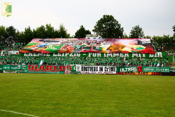 Brothers in Crime: Ultras Frankfurt und Diablos Leutzsch<br />    <button type=