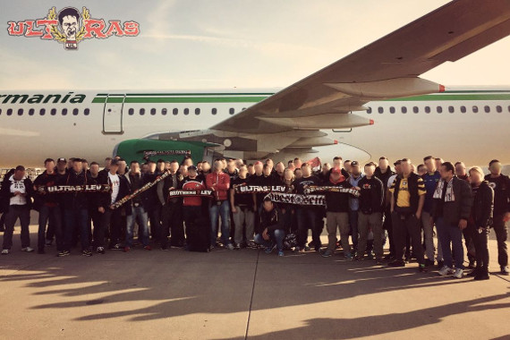In der vergangenen Saison ging hob erstmals ein Flieger der Leverkusener Fanszene ab. Es ging nach Madrid<br />    <button type=