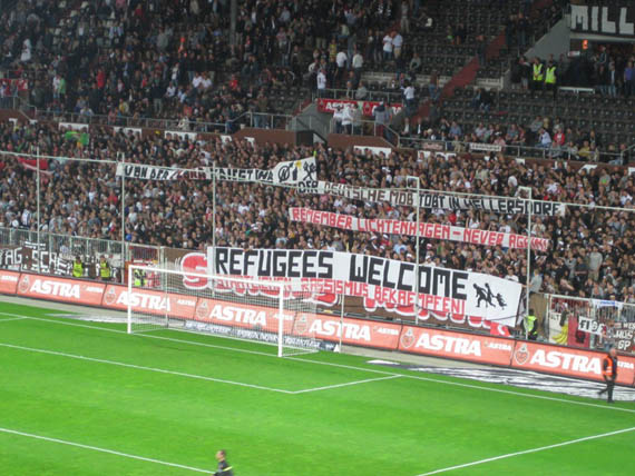 Flüchtlinge sind auf St. Pauli willkommen, auch wenn der Bild-Chefredakteur das anders sieht<br />    <button type=